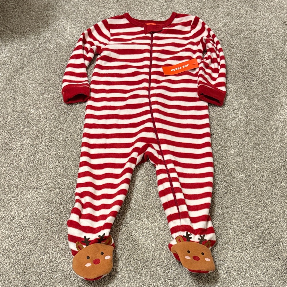 Joe Fresh infant reindeer feet pajamas 12-18 months